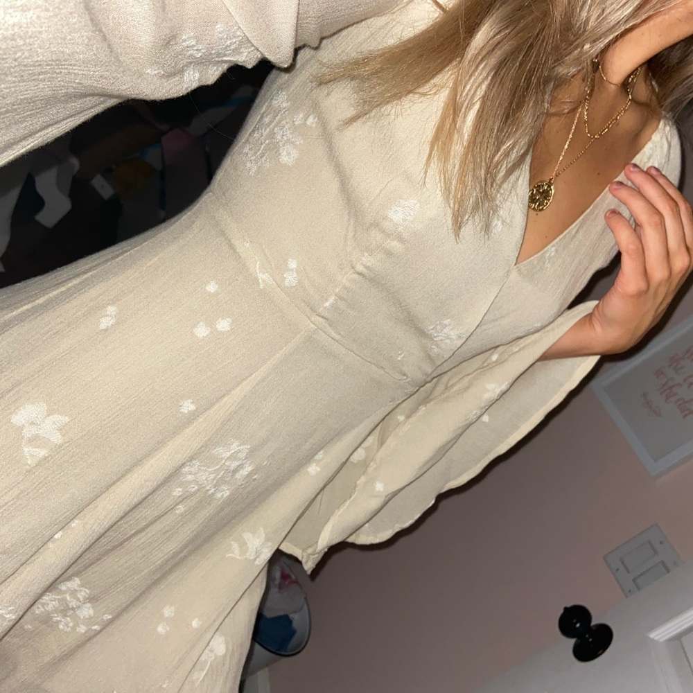 Floral bell sleeved dress